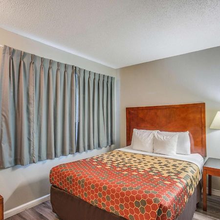 Econo Lodge Inn & Suites Yreka Exteriör bild