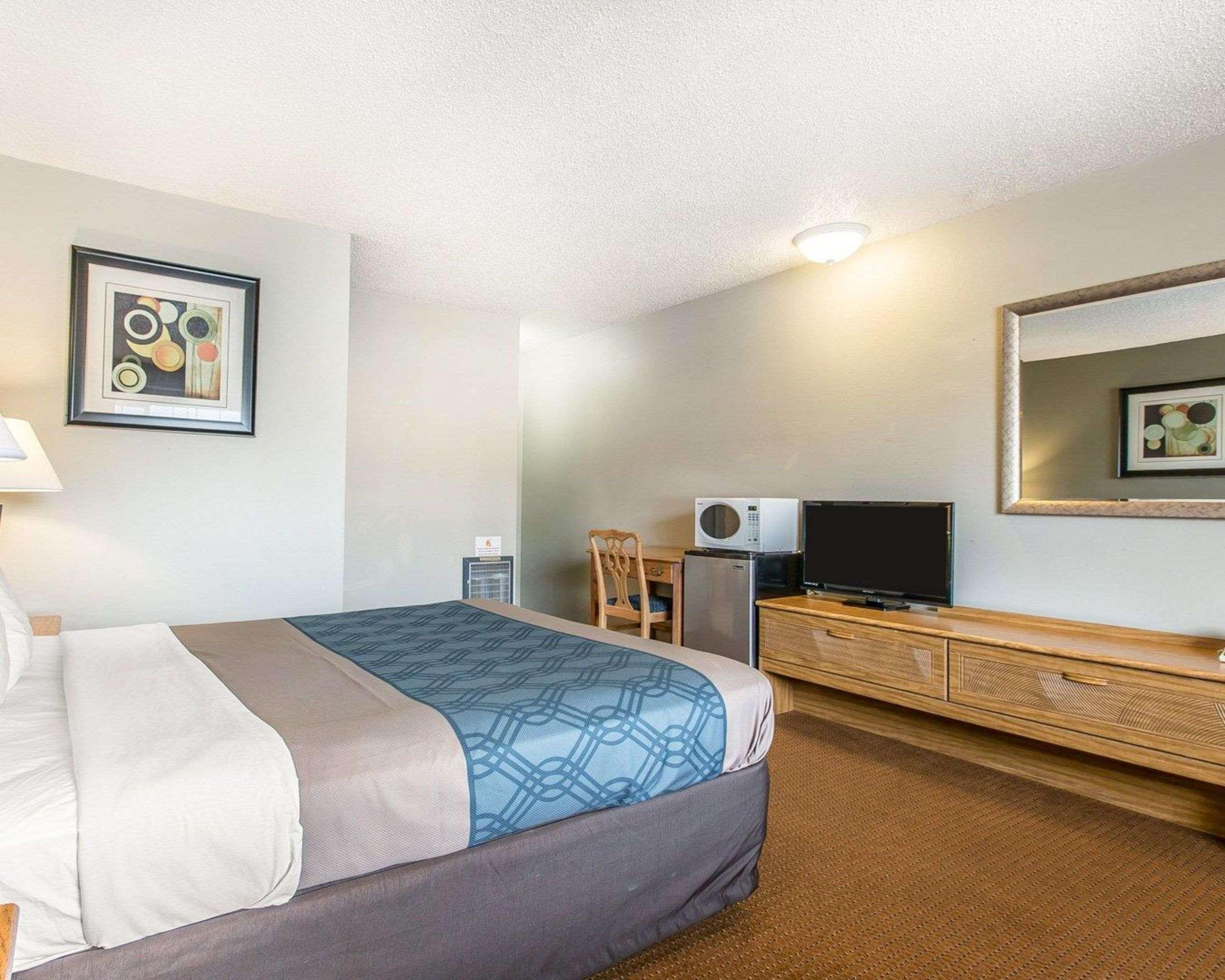 Econo Lodge Inn & Suites Yreka Exteriör bild
