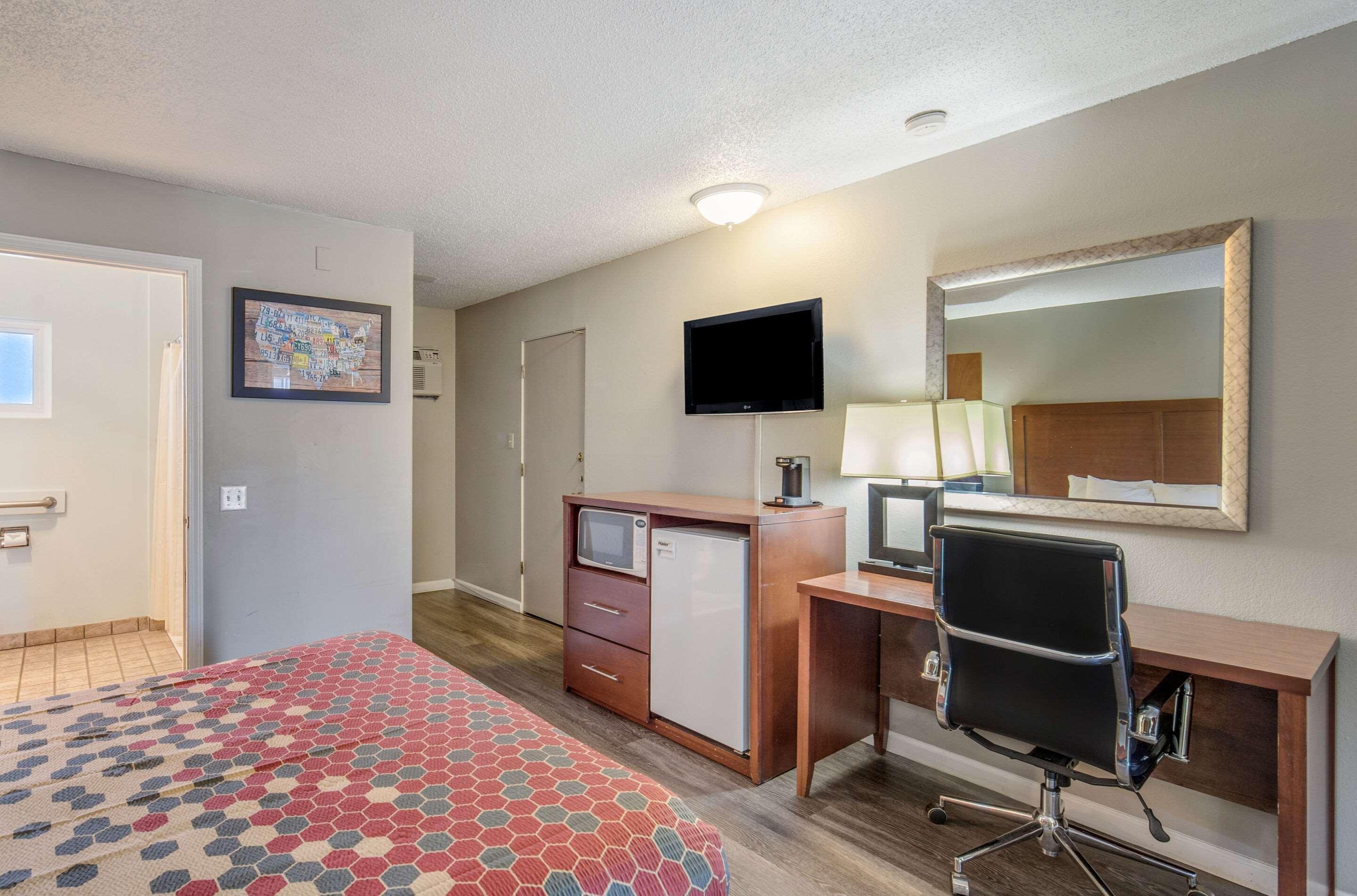 Econo Lodge Inn & Suites Yreka Exteriör bild