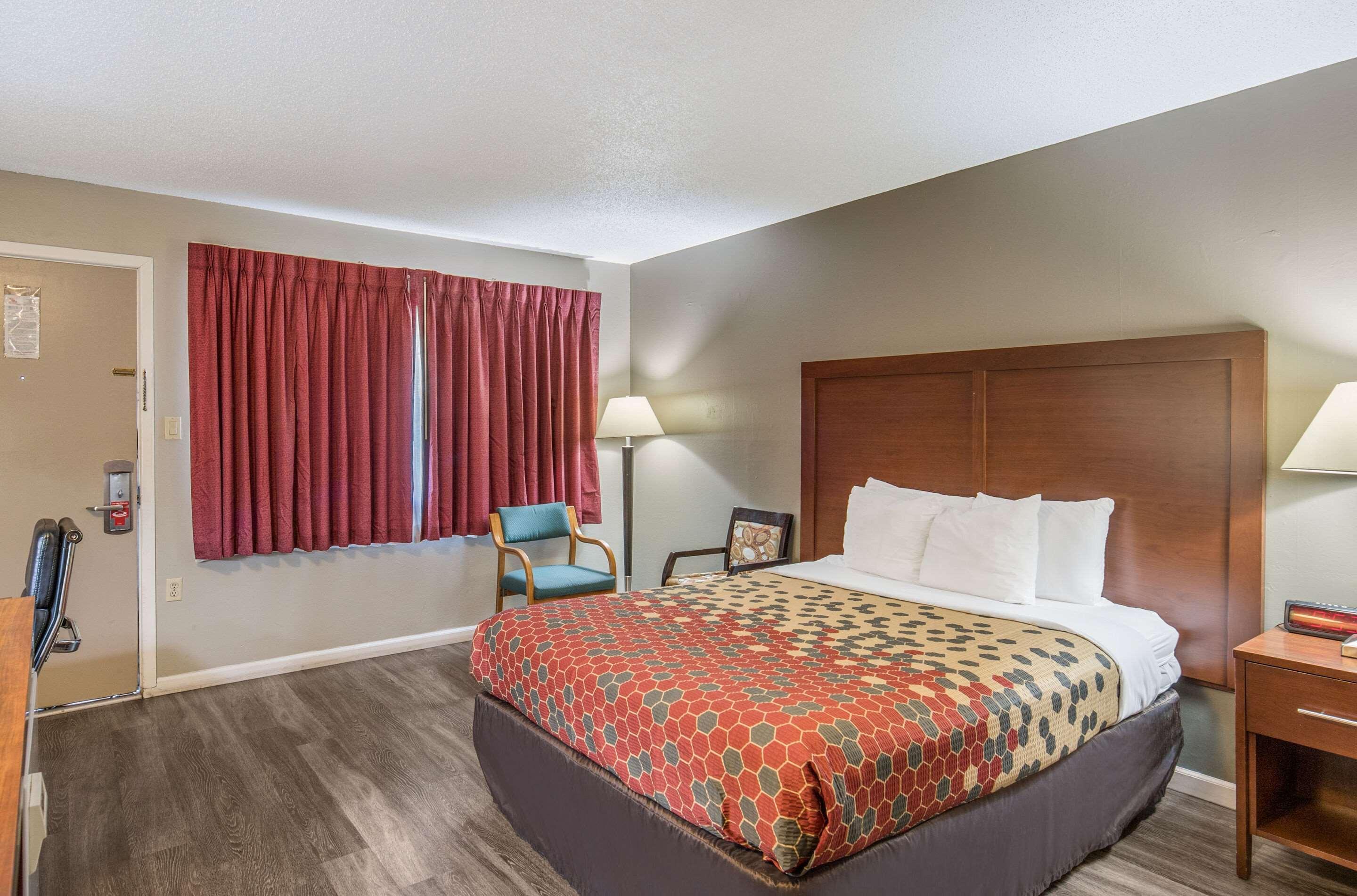 Econo Lodge Inn & Suites Yreka Exteriör bild