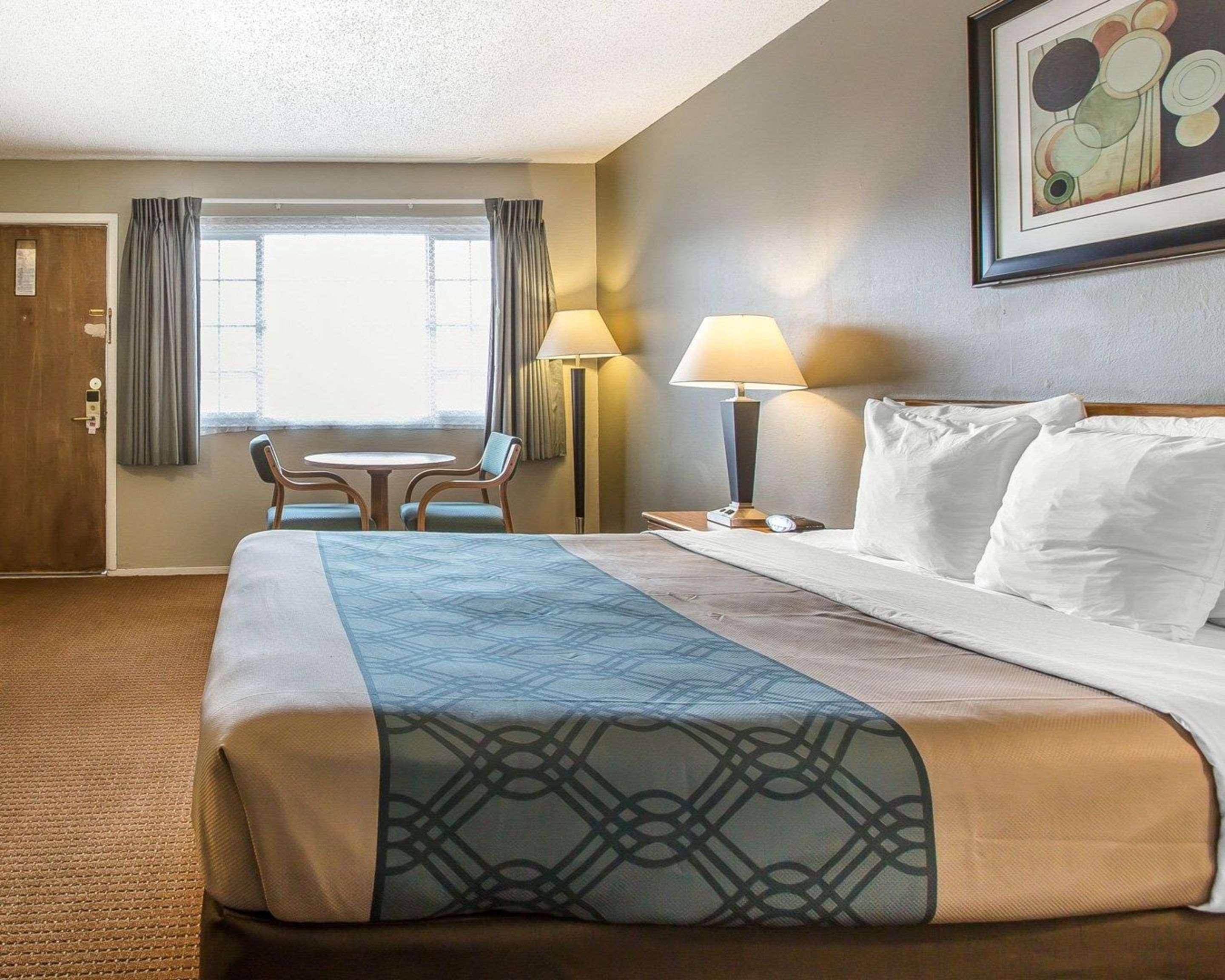 Econo Lodge Inn & Suites Yreka Exteriör bild