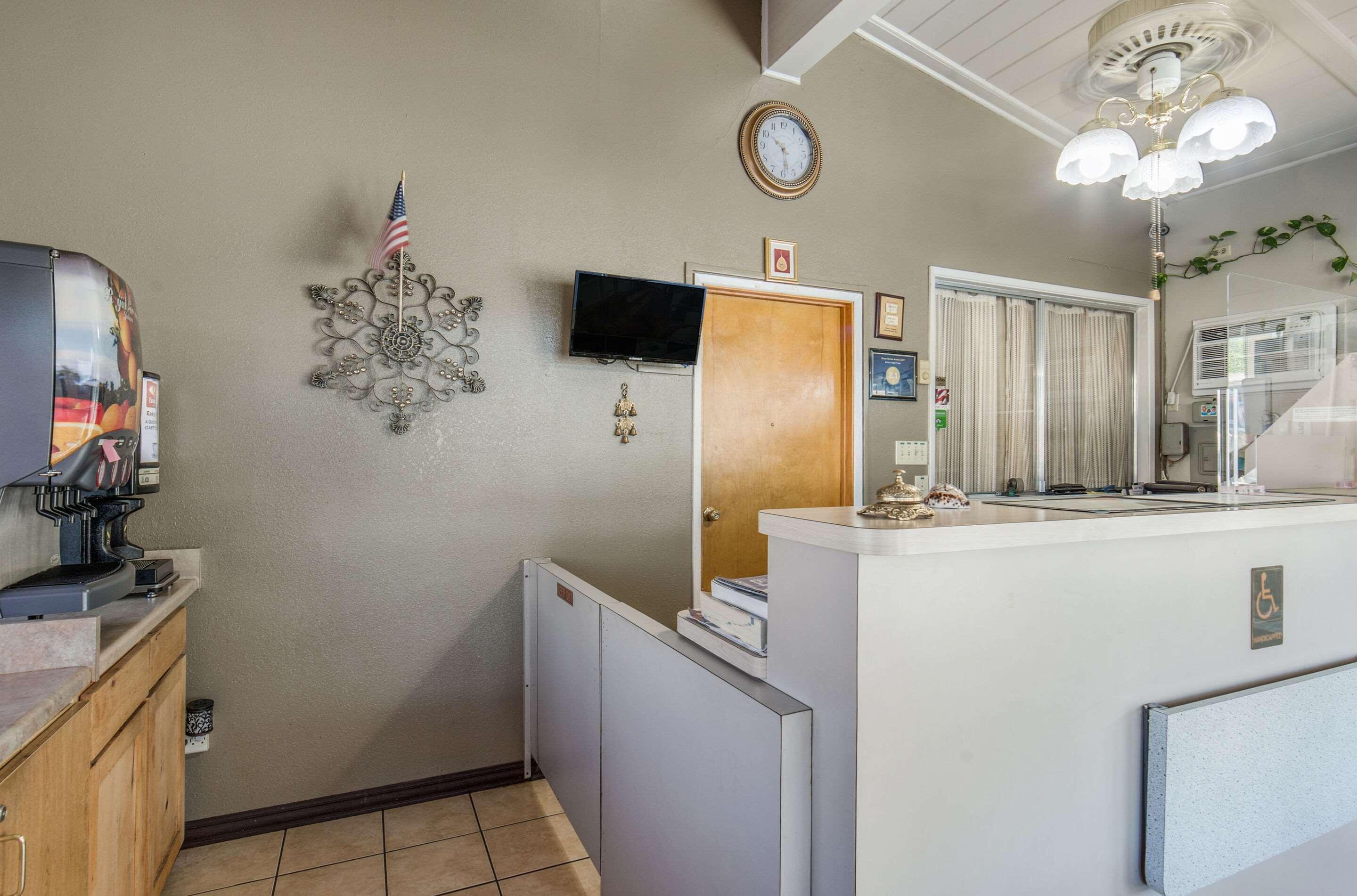 Econo Lodge Inn & Suites Yreka Exteriör bild