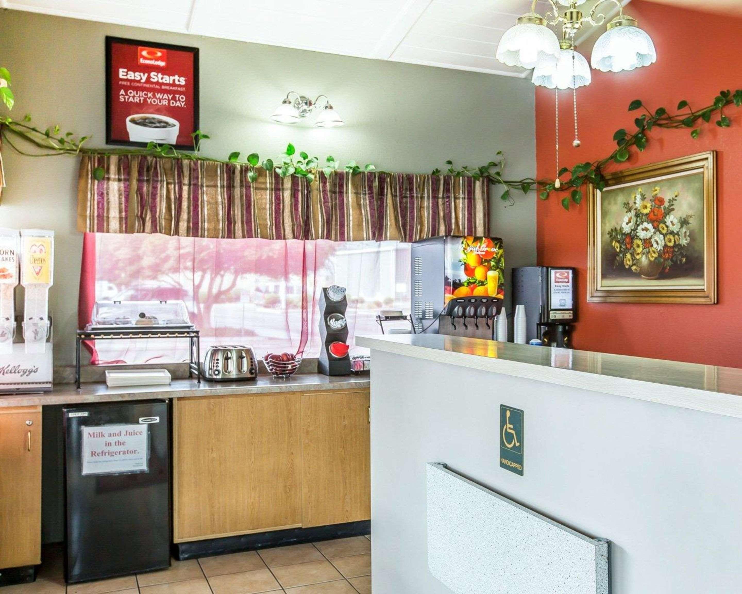 Econo Lodge Inn & Suites Yreka Exteriör bild