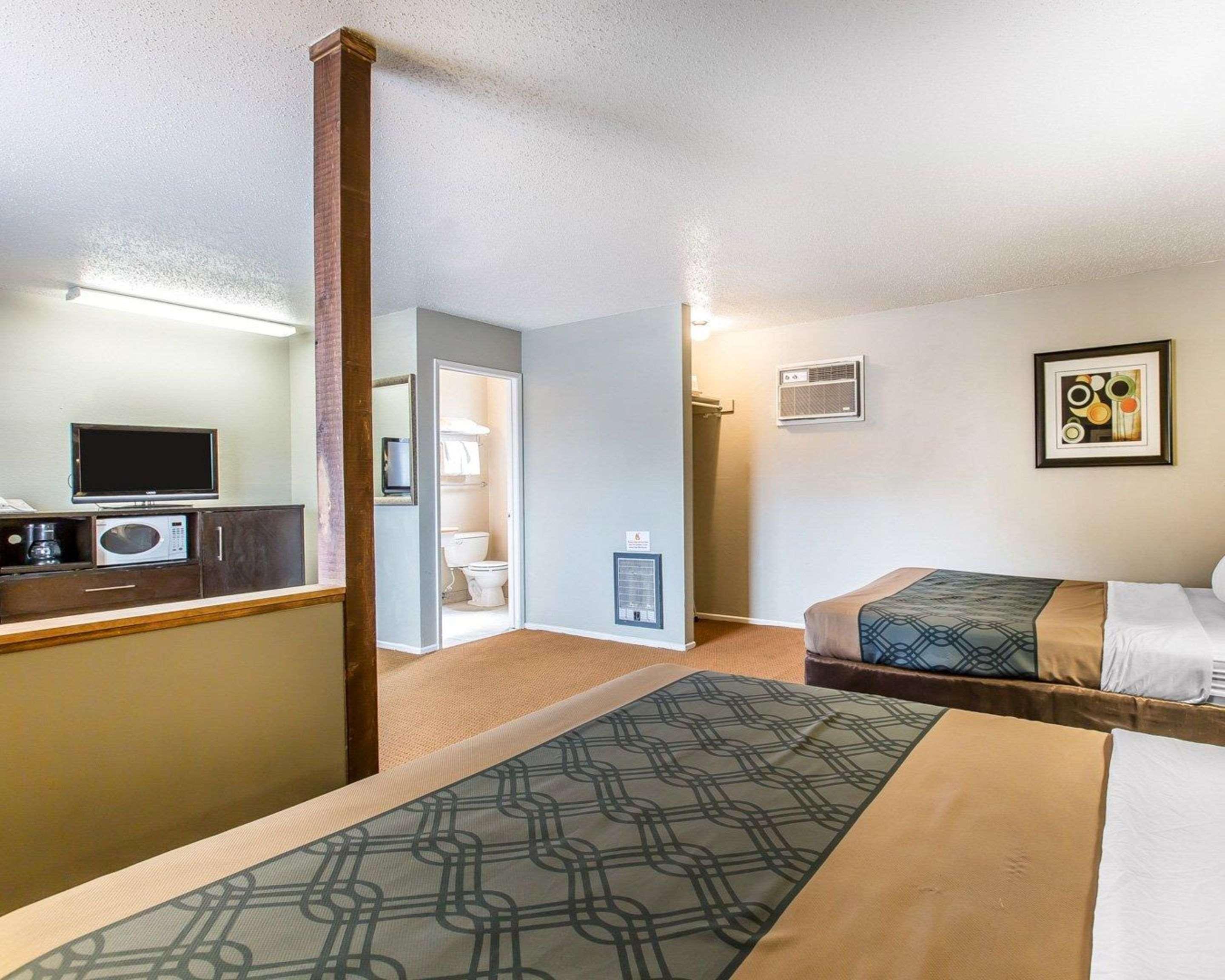 Econo Lodge Inn & Suites Yreka Exteriör bild
