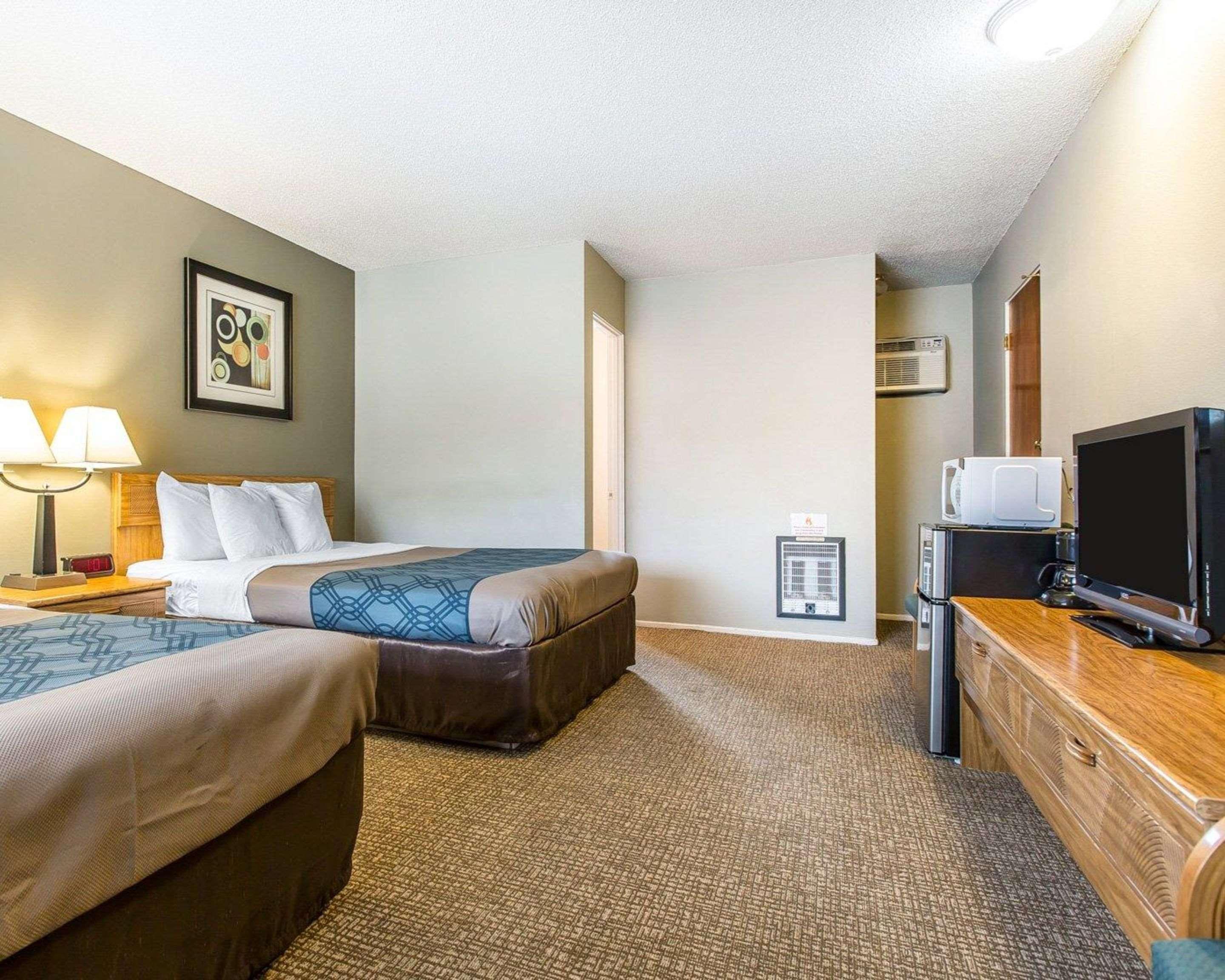 Econo Lodge Inn & Suites Yreka Exteriör bild
