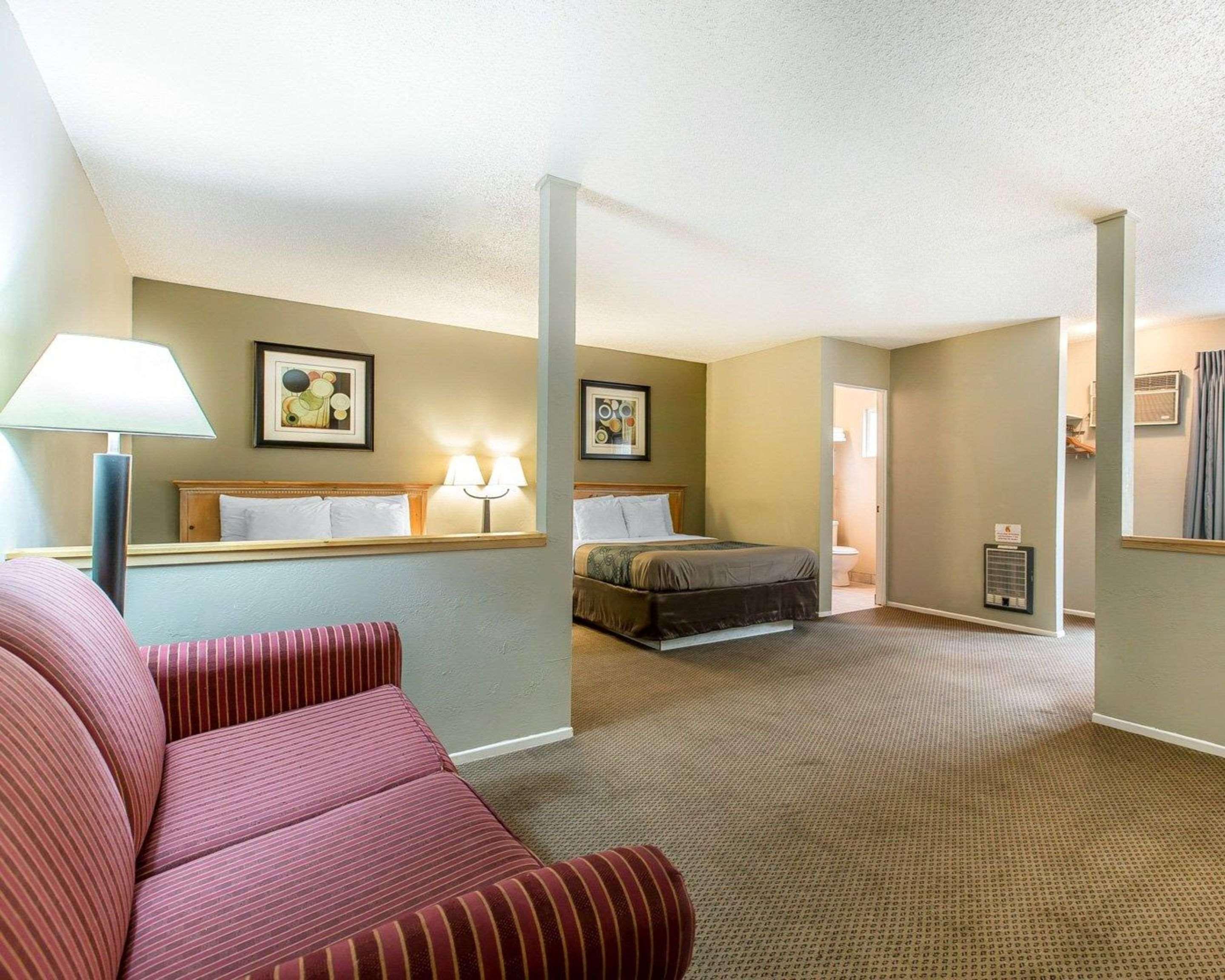 Econo Lodge Inn & Suites Yreka Exteriör bild