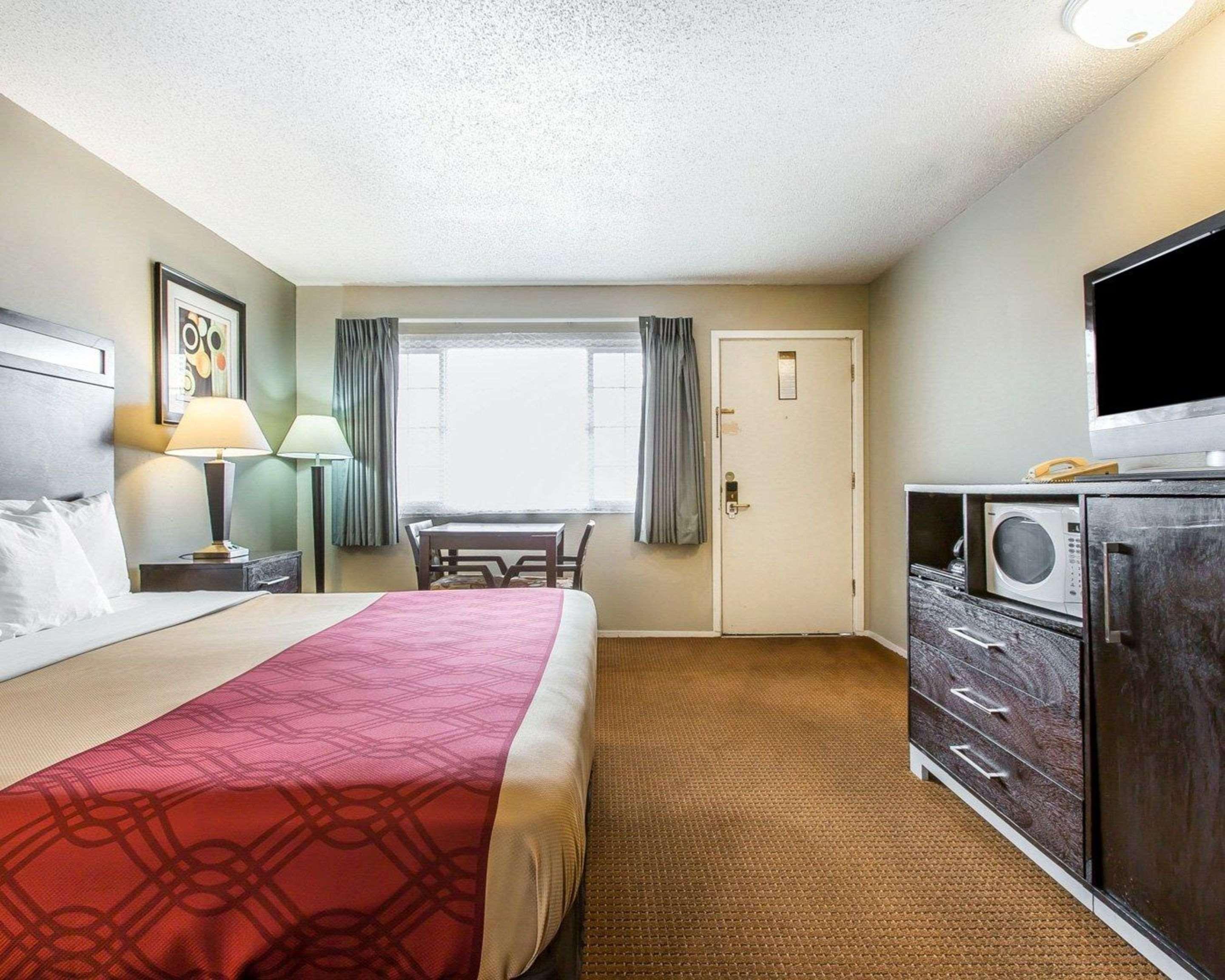 Econo Lodge Inn & Suites Yreka Exteriör bild