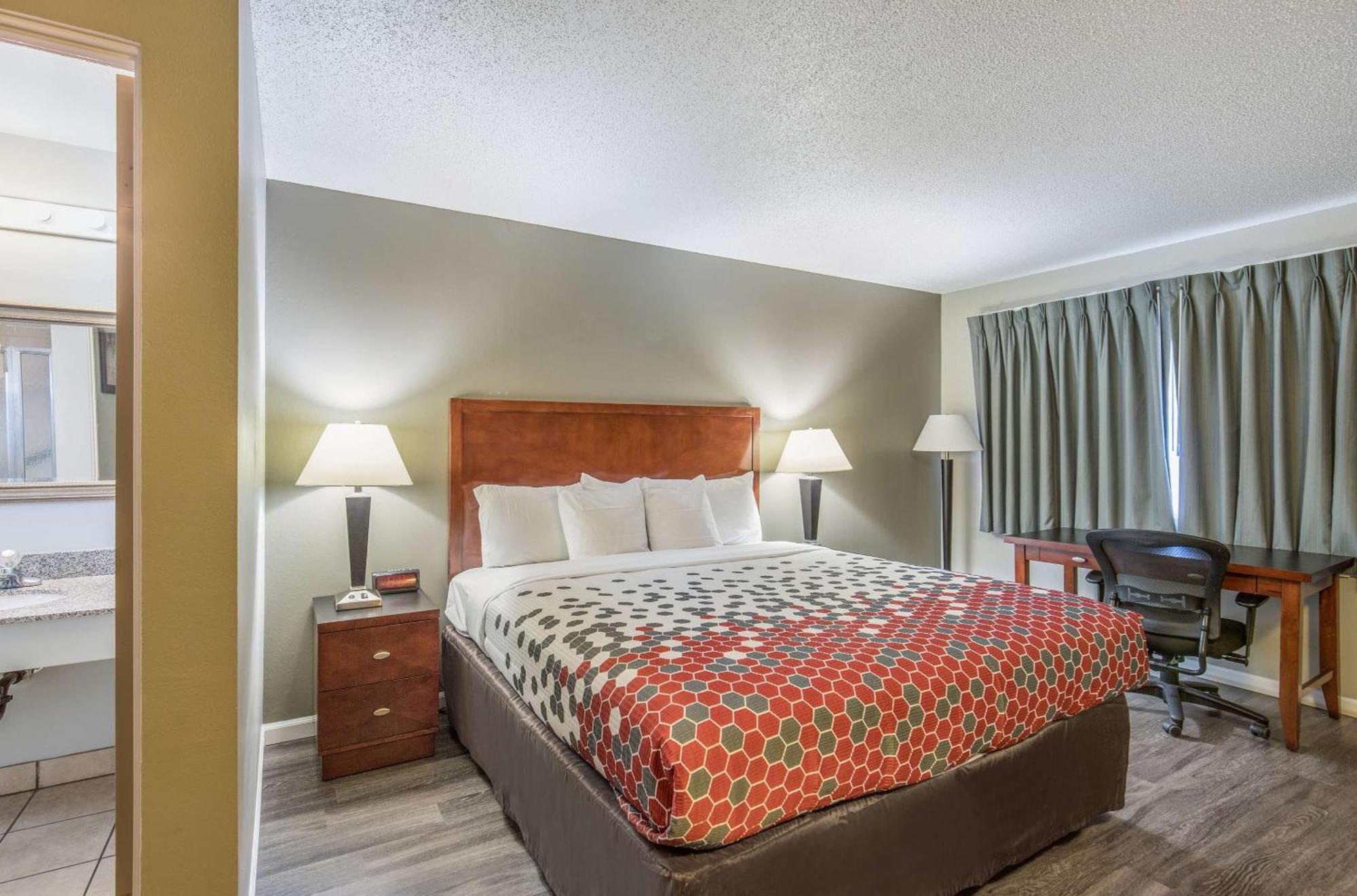 Econo Lodge Inn & Suites Yreka Exteriör bild