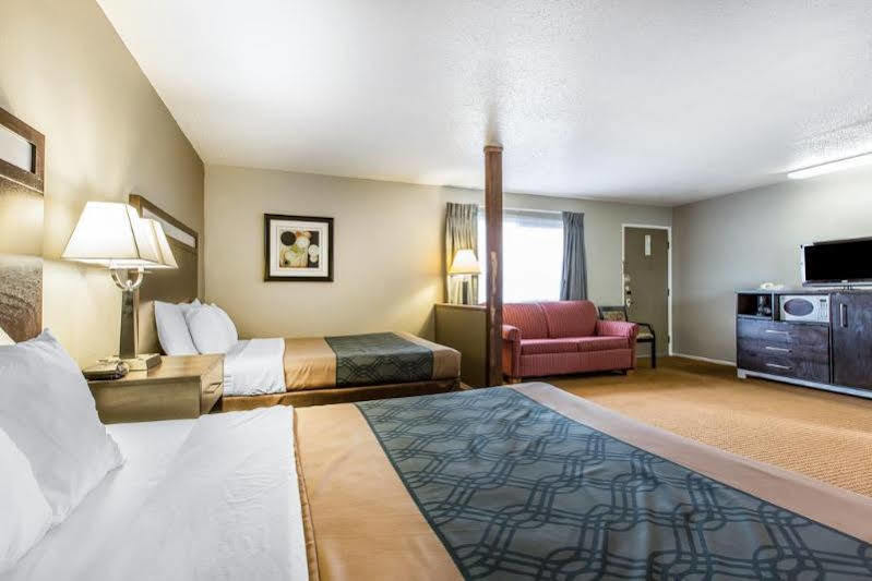 Econo Lodge Inn & Suites Yreka Exteriör bild